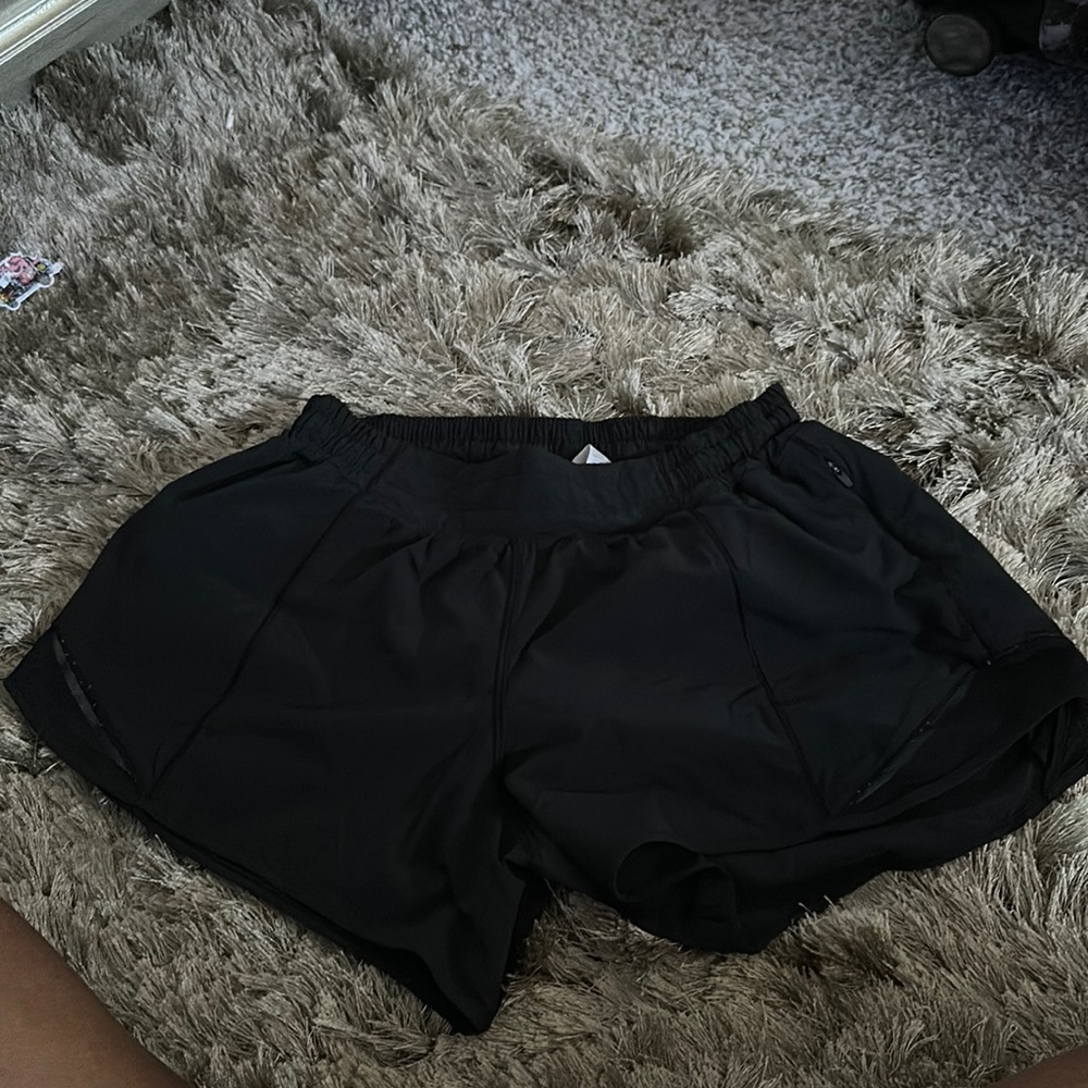 Lululemon Hotty Hot short 4”